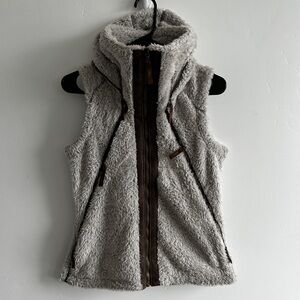 KUHL Women’s Flight Vest Jacket in Stone / Cream Size Medium